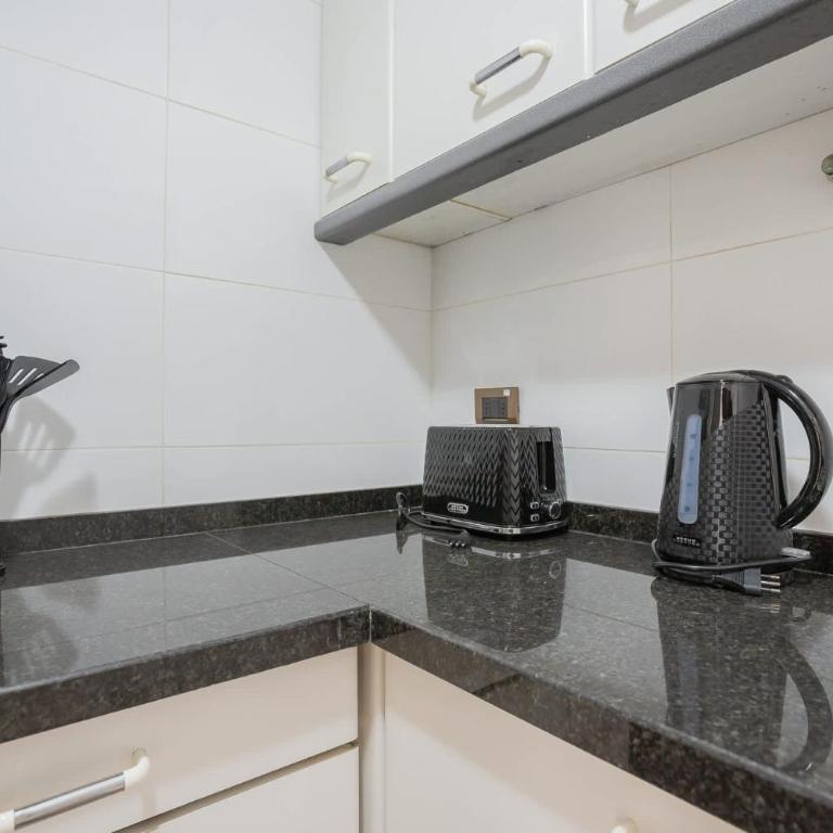 Stylish 1BR Apt Oasis Steps from Costanera Center - Apartment - 25