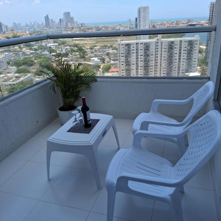 Vista mar, doble balcón, 6 Max, Cerca de todo - Three-Bedroom Apartment with View - 2