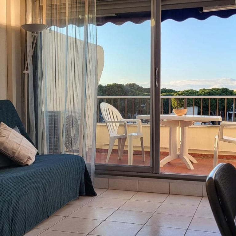 Les Jardins 2 Terrassepiscine sur Le Port de Plaisance 2 - Appartement - 2