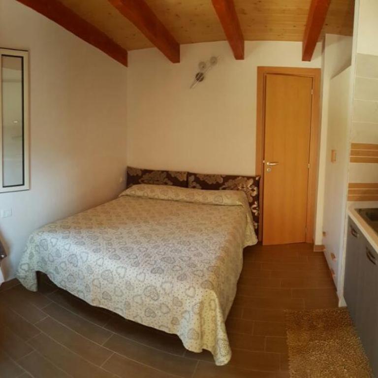 Monolocale con tetto in Legno - Casa con 1 Camera da Letto - 21