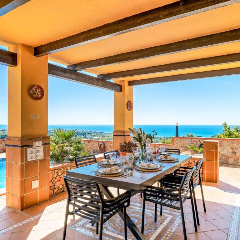 Villa Marta Nerja - Villa - 2