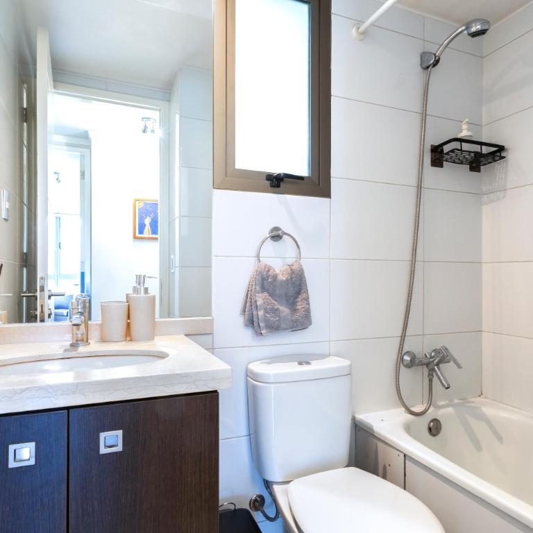 Depto Premium a pasos del Parque Arauco con aire acondicionado y piscina - Two-Bedroom Apartment - 23