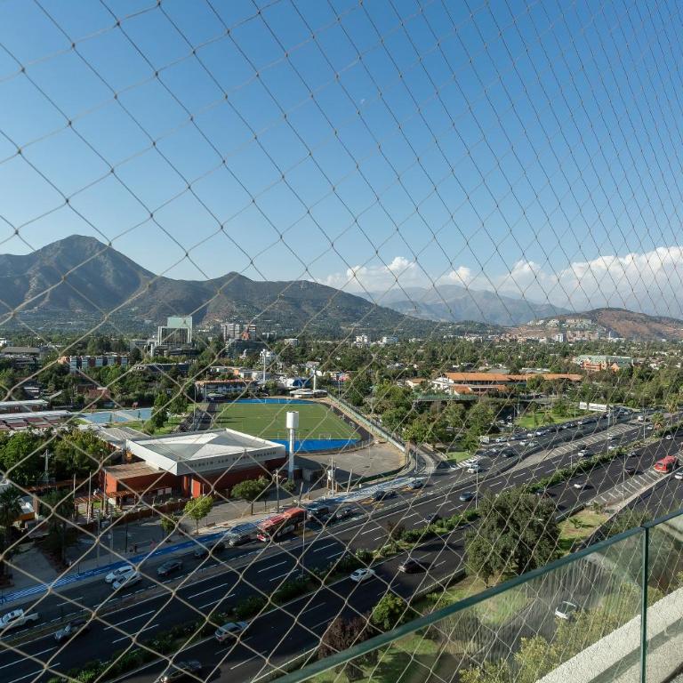 Depto Premium a pasos del Parque Arauco con aire acondicionado y piscina - Two-Bedroom Apartment - 30
