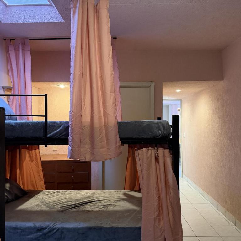 Hostal Punto Americana - Bed in 6-Bed Female Dormitory Room - 5