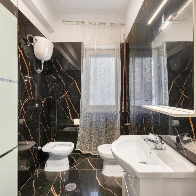 Mirosa Luxury Rooms - Camera Tripla con Doccia - 9