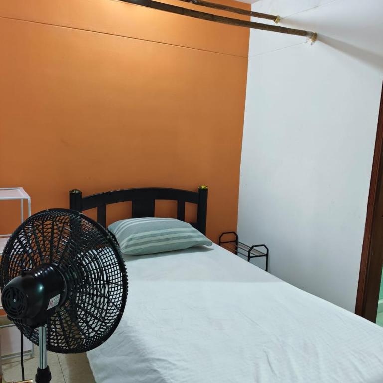 Alojamiento con 3 acomodaciones en zona central Santa Marta - Habitación Individual con baño privado - 2