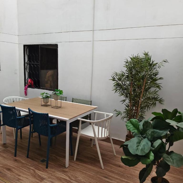 Alojamiento con 3 acomodaciones en zona central Santa Marta - Habitación Familiar - 2