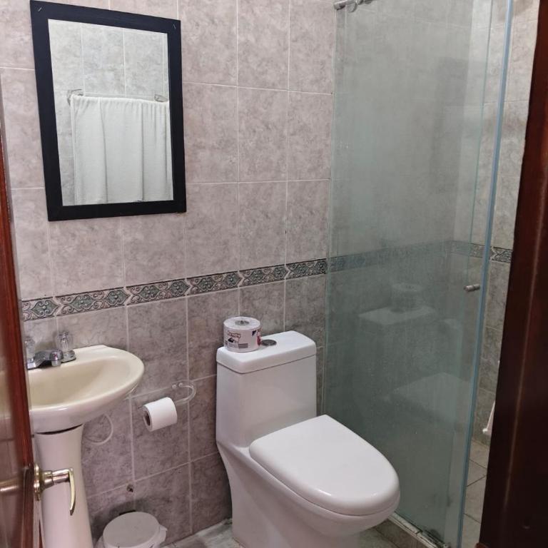 Alojamiento con 3 acomodaciones en zona central Santa Marta - Habitación Familiar - 3