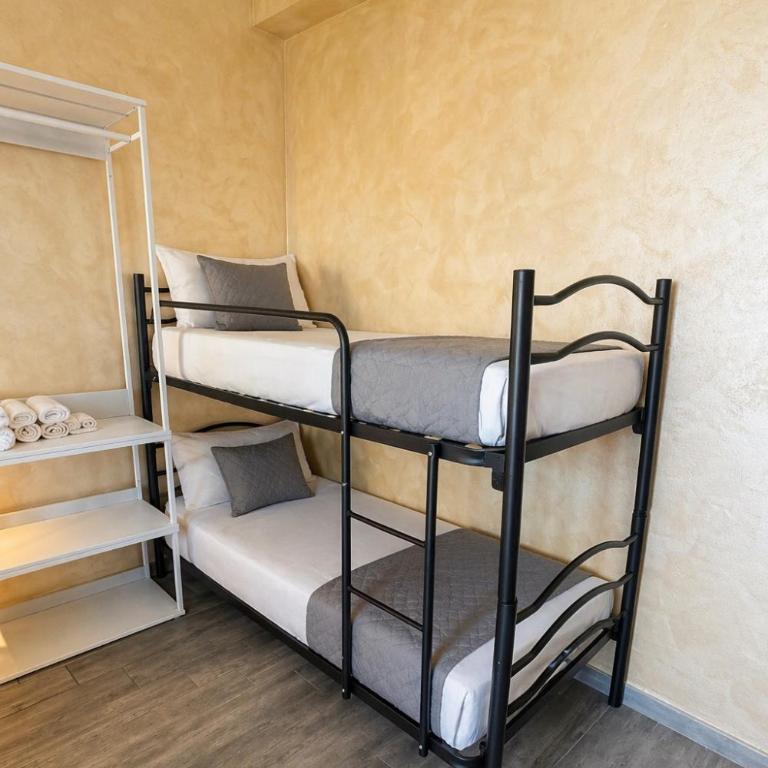 Modena Station - Suite H24 - Camera Familiare con Balcone - 3