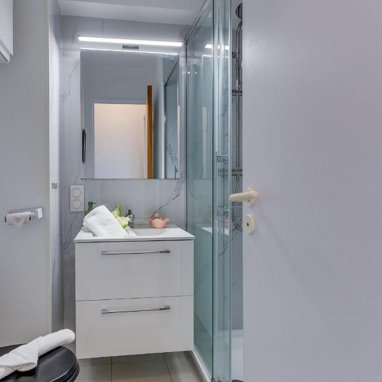 ANGE GARDIEN VI AP4502 By Riviera Holiday Homes - Appartement 1 Chambre avec Vue sur la Mer et Terrasse - 26