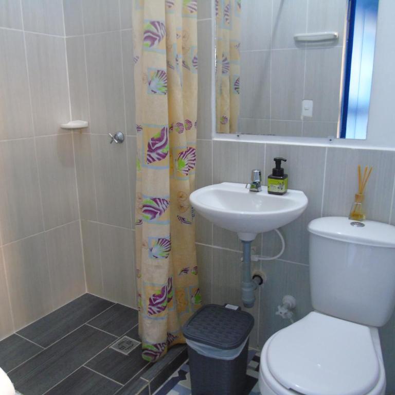 Vista Farallones Hostel - Bed in 4-Bed Female Dormitory Room - 7
