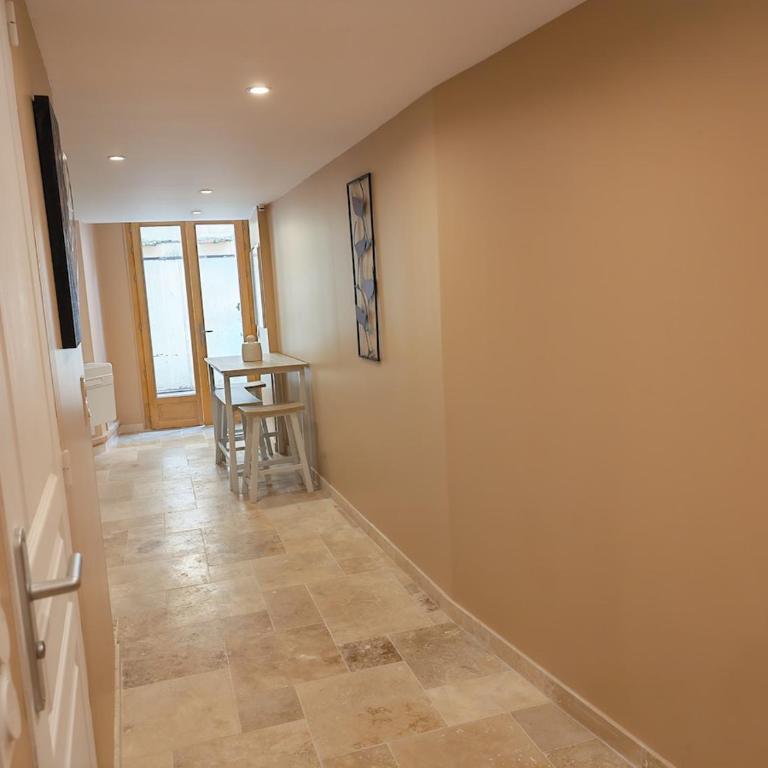 L'envoûtante, loveroom jacuzzi romantique - Appartement 1 Chambre - 13