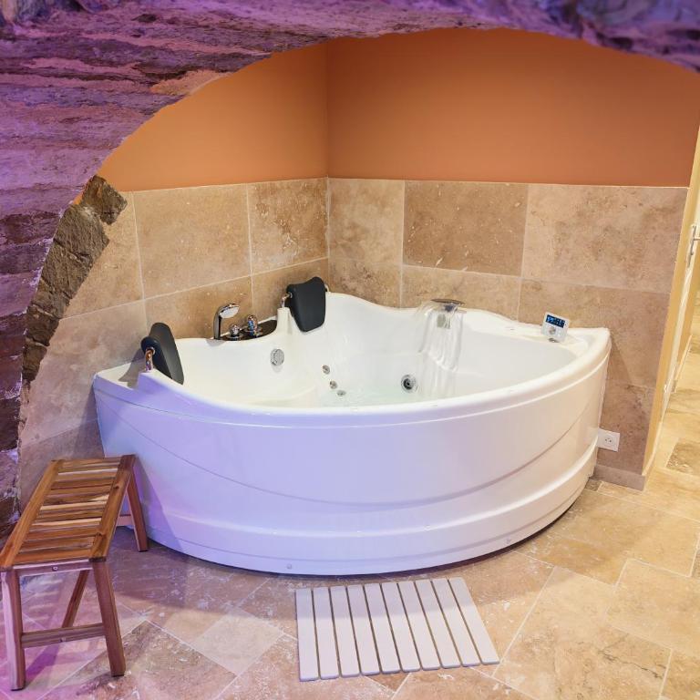L'envoûtante, loveroom jacuzzi romantique - Appartement 1 Chambre - 2