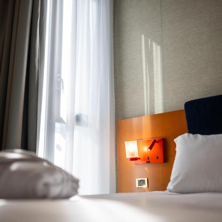 voco Parma & Congressi by IHG - Camera Premium con 1 Letto Matrimoniale e 1 Letto Singolo - 7