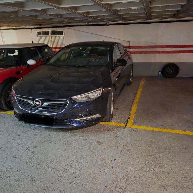 Apartamentos Azafranal-PARKING GRATIS- - Deluxe Apartment - 36