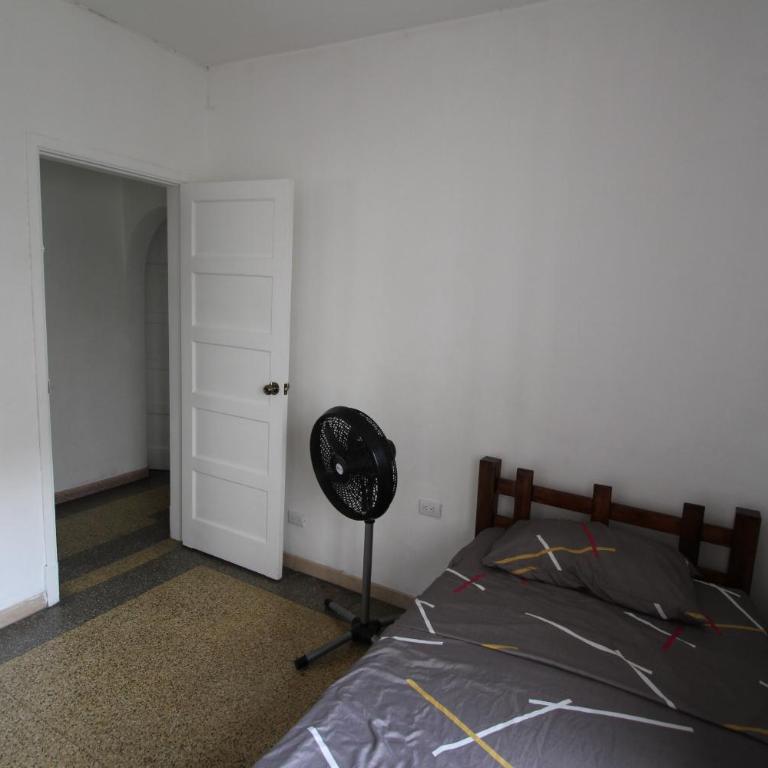Candelaria Apartment cerca del CC Sambil - Two-Bedroom Apartment with City View - 14