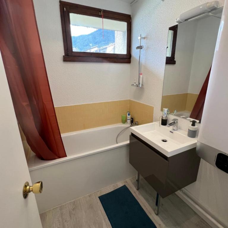 T2 idéalement situé-wifi-Parking - Appartamento con 1 Camera da Letto - 14
