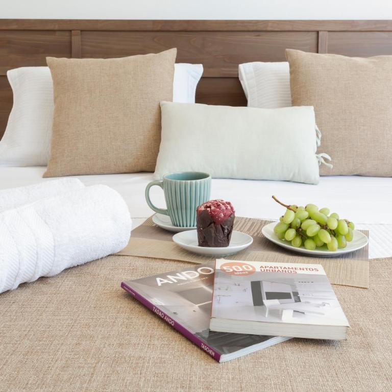 Amplio dpto a pasos del Costanera Center y MUT en Las Condes con Aire Acondicionado - Three-Bedroom Apartment - 23