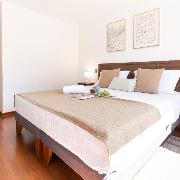 Amplio dpto a pasos del Costanera Center y MUT en Las Condes con Aire Acondicionado - Three-Bedroom Apartment - 26