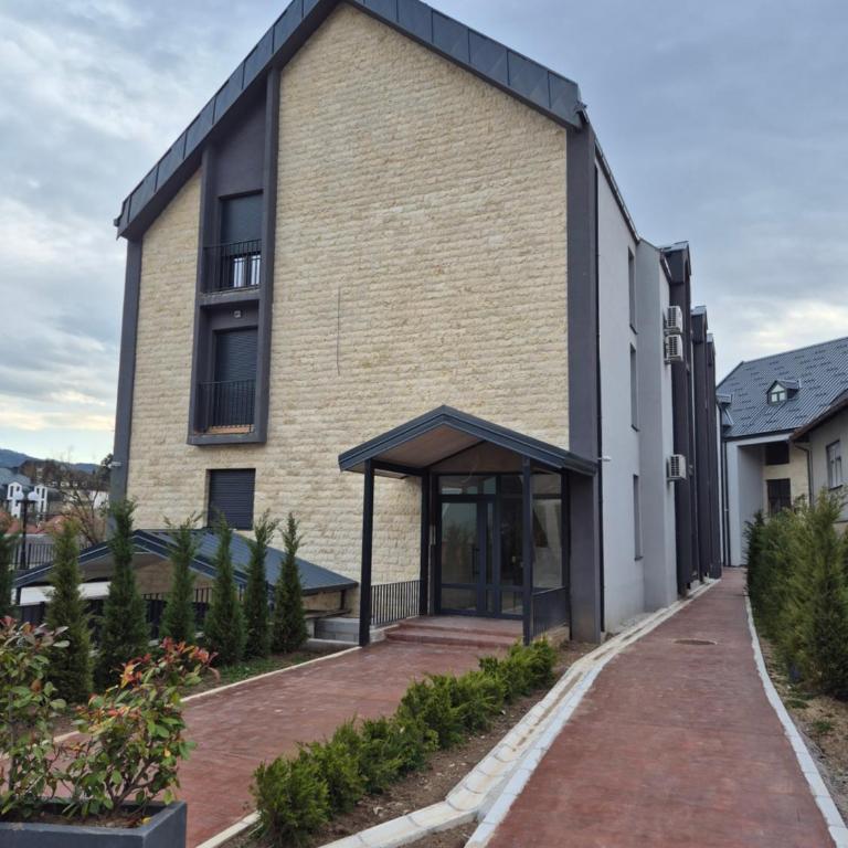 Cozy Place Kolašin - Central Mountain Retreat - One-Bedroom Apartment with Garden View - 23