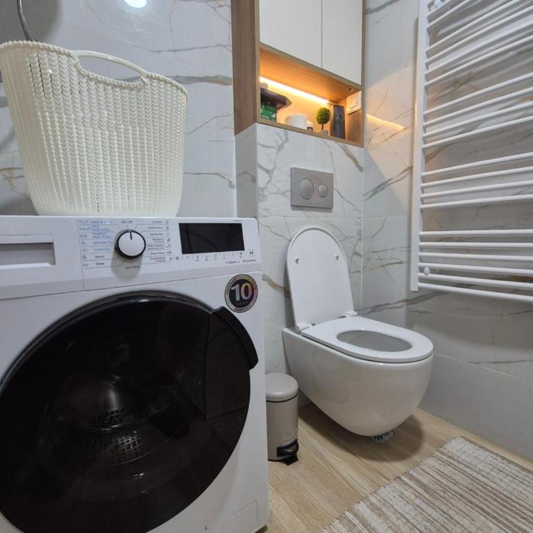 Cozy Place Kolašin - Central Mountain Retreat - One-Bedroom Apartment with Garden View - 17
