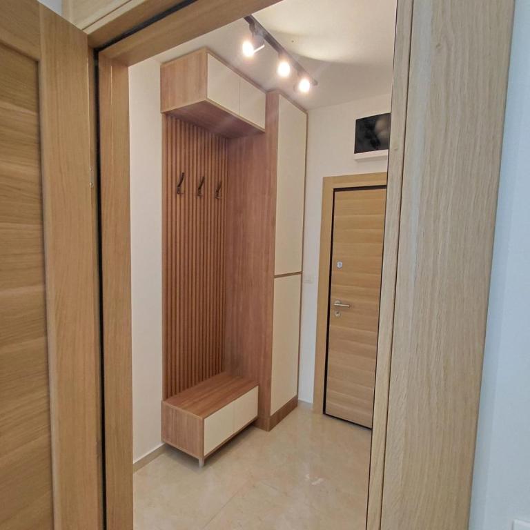 Cozy Place Kolašin - Central Mountain Retreat - One-Bedroom Apartment with Garden View - 9