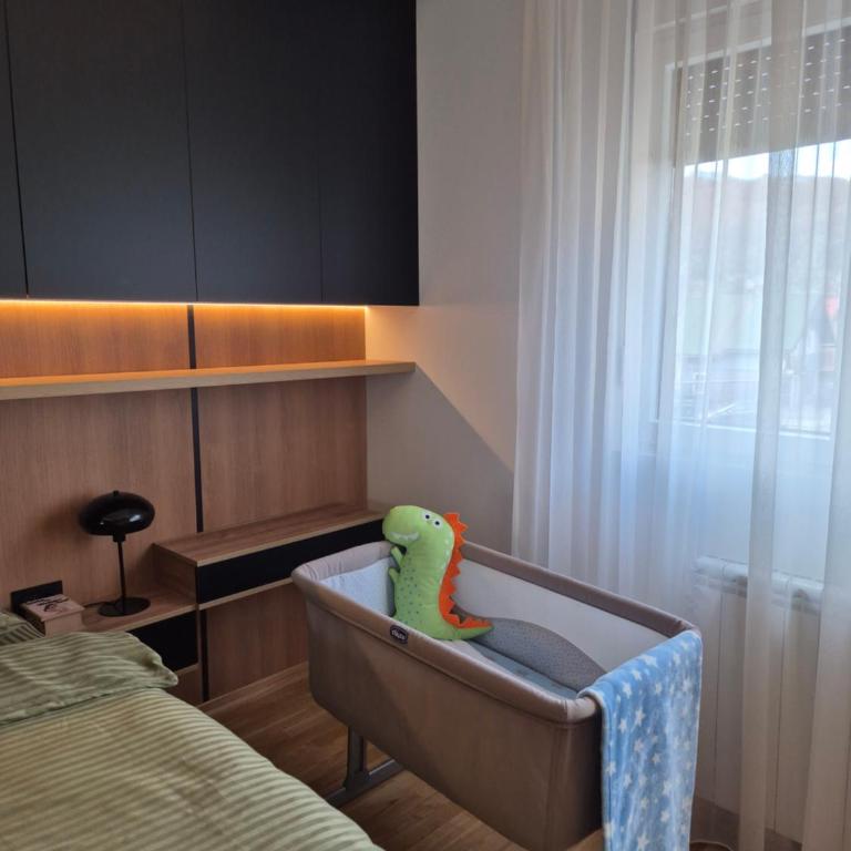 Cozy Place Kolašin - Central Mountain Retreat - One-Bedroom Apartment with Garden View - 12