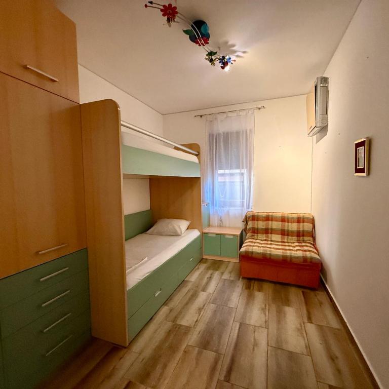 Green Garden Apartment - Two-Bedroom Apartment with Terrace - 8
