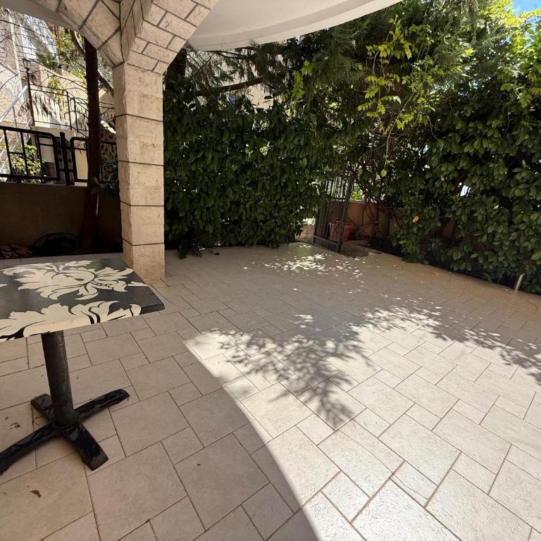 Green Garden Apartment - Two-Bedroom Apartment with Terrace - 6