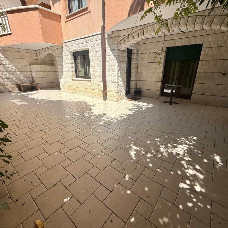 Green Garden Apartment - Two-Bedroom Apartment with Terrace - 1