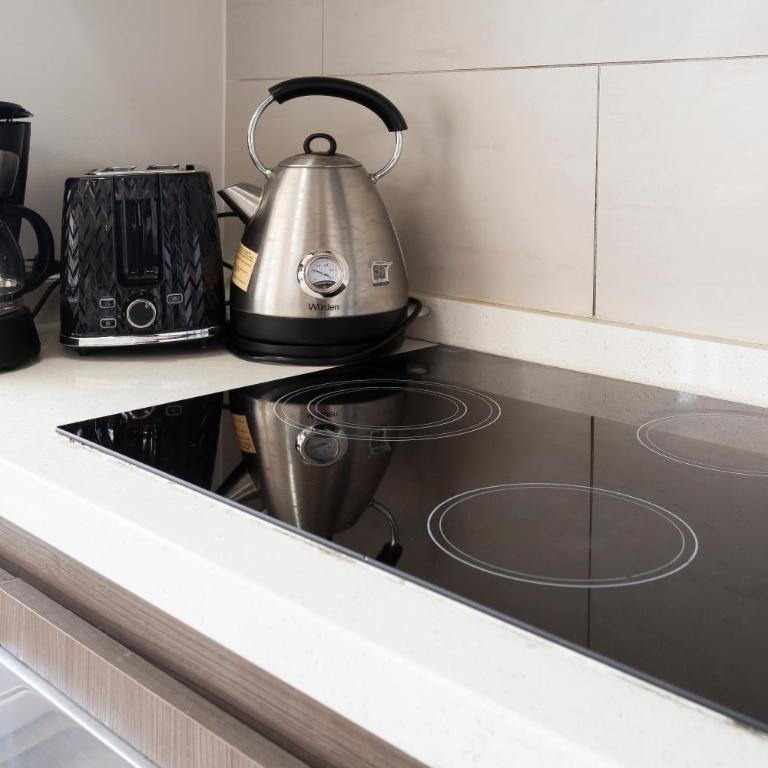 Depto con calefacción a pasos del Parque Arauco - Two-Bedroom Apartment - 18