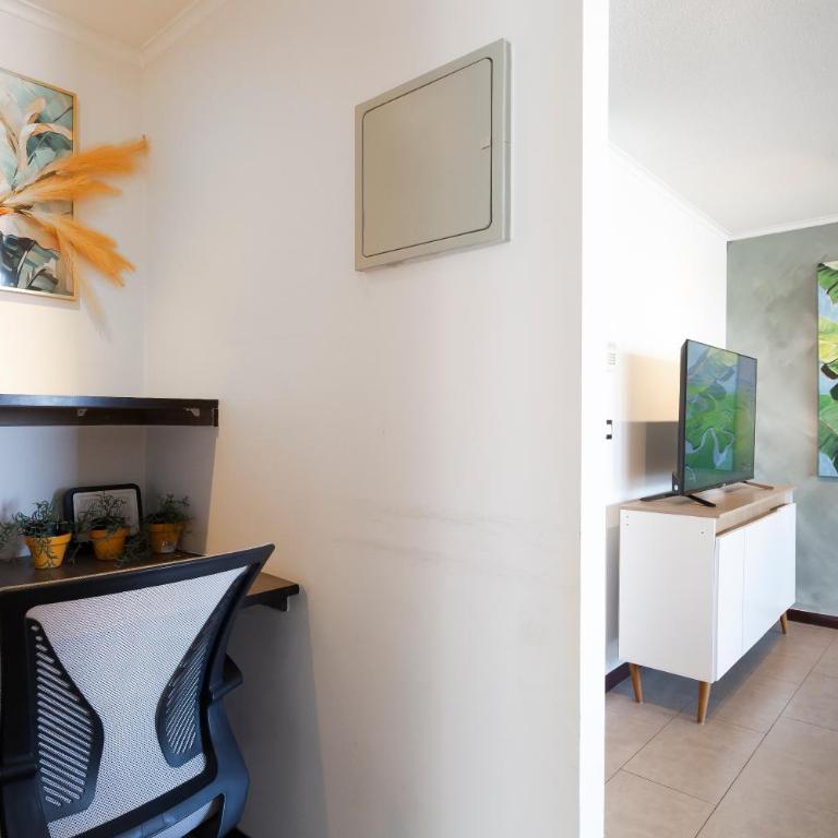 Depto con calefacción a pasos del Parque Arauco - Two-Bedroom Apartment - 34