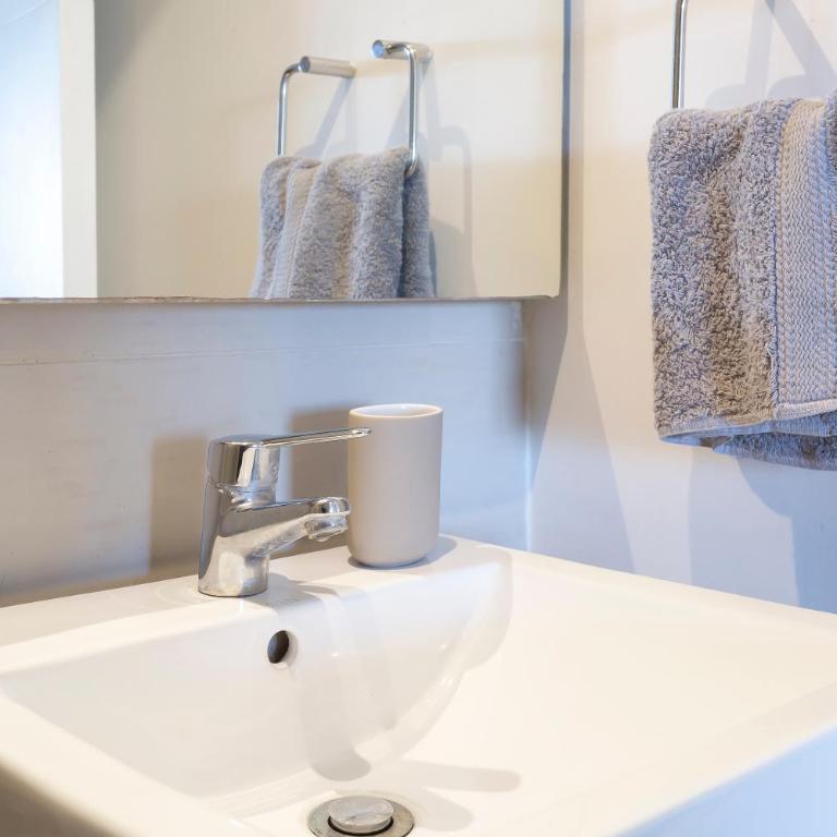 Depto con calefacción a pasos del Parque Arauco - Two-Bedroom Apartment - 42