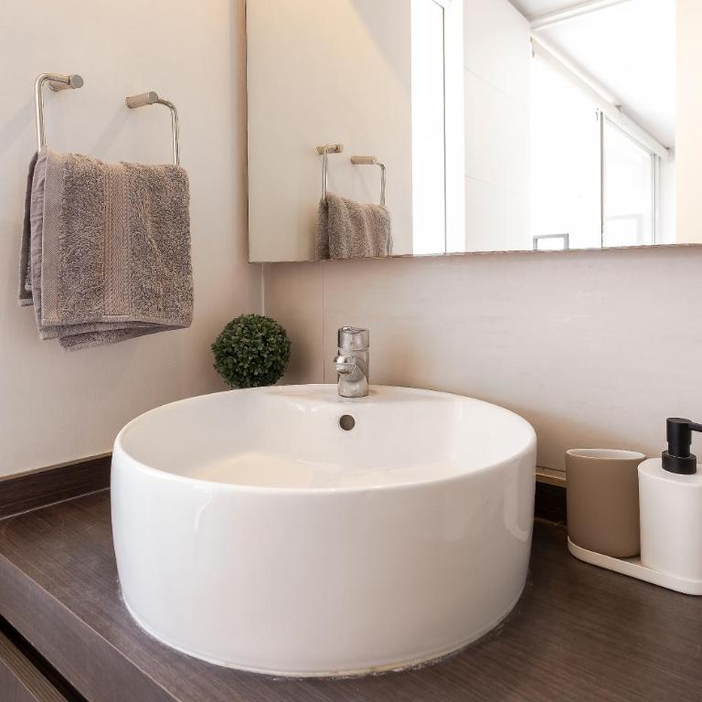 Depto con calefacción a pasos del Parque Arauco - Two-Bedroom Apartment - 44