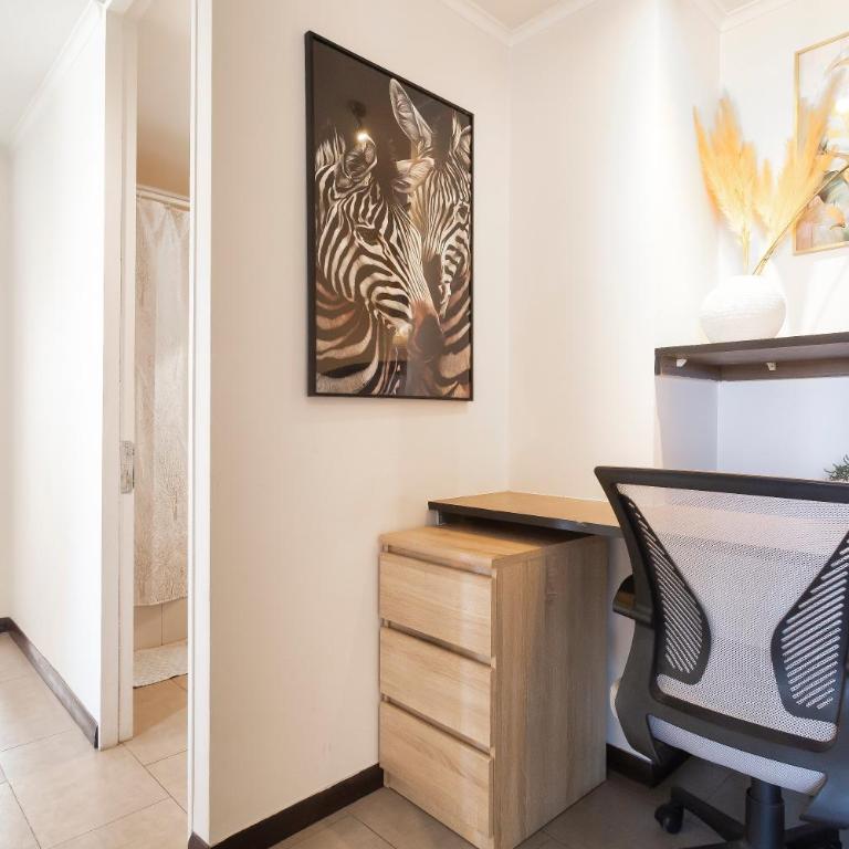 Depto con calefacción a pasos del Parque Arauco - Two-Bedroom Apartment - 35