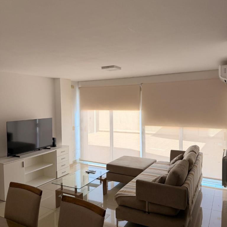 Modern,balcony,pool in front of RioIv terminal - Apartamento de 1 dormitorio - 11