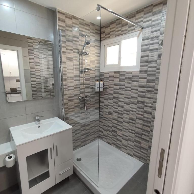 Luminoso y acogedor estudio cerca del mar y ocio - Apartamento de 1 dormitorio - 12