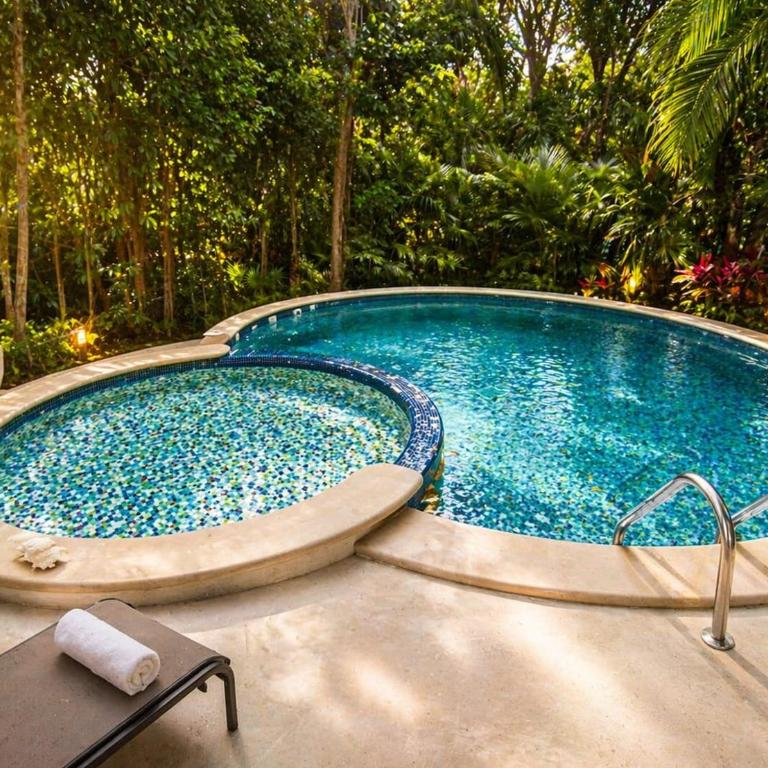 Private Pool Villa, Walk to Beach & 5th Ave - Villa - 6