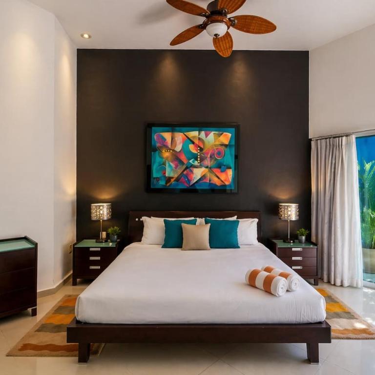 Private Pool Villa, Walk to Beach & 5th Ave - Villa - 12
