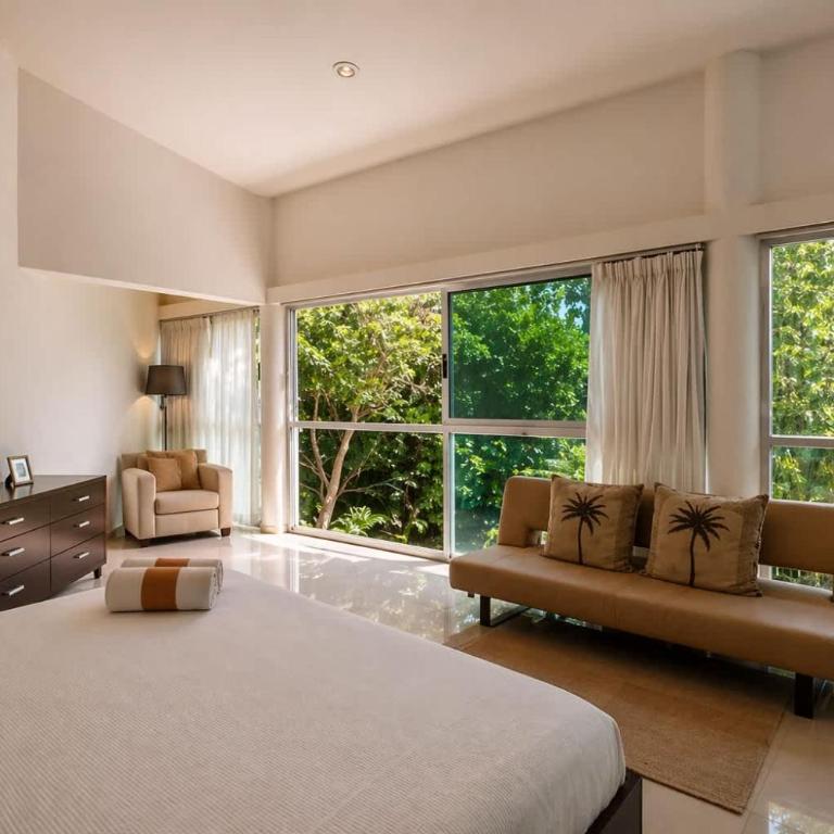 Private Pool Villa, Walk to Beach & 5th Ave - Villa - 14
