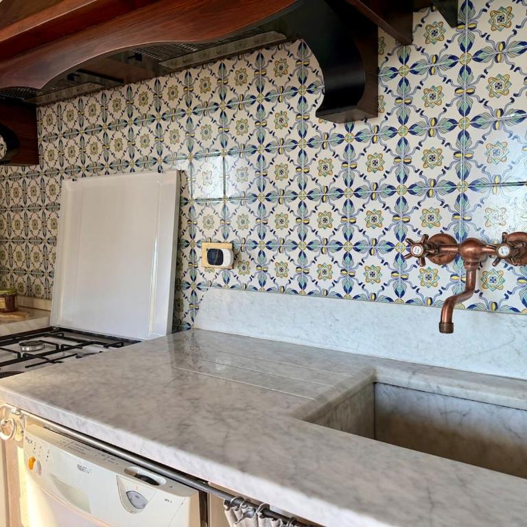HOST4U - ex Archbishop's House & Terrace, Imperia - Appartamento con 1 Camera da Letto, Balcone e Vista Mare - 9