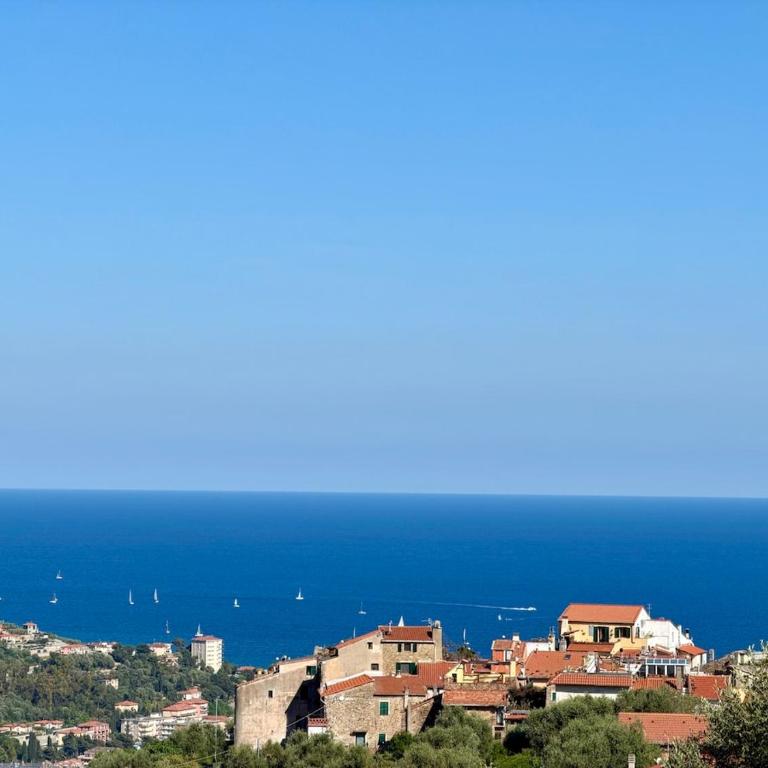 HOST4U - ex Archbishop's House & Terrace, Imperia - Appartamento con 1 Camera da Letto, Balcone e Vista Mare - 2