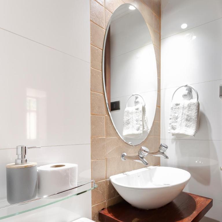 Acogedor departamento en Barrio el Golf con Aire acondicionadoCercano a Costanera Center y MUT - Three-Bedroom Apartment - 39