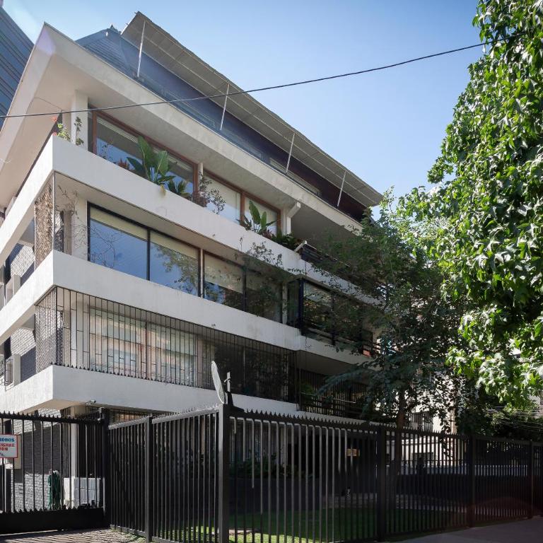 Acogedor departamento en Barrio el Golf con Aire acondicionadoCercano a Costanera Center y MUT - Three-Bedroom Apartment - 43