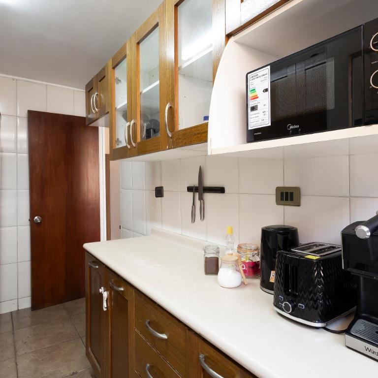 Acogedor departamento en Barrio el Golf con Aire acondicionadoCercano a Costanera Center y MUT - Three-Bedroom Apartment - 15