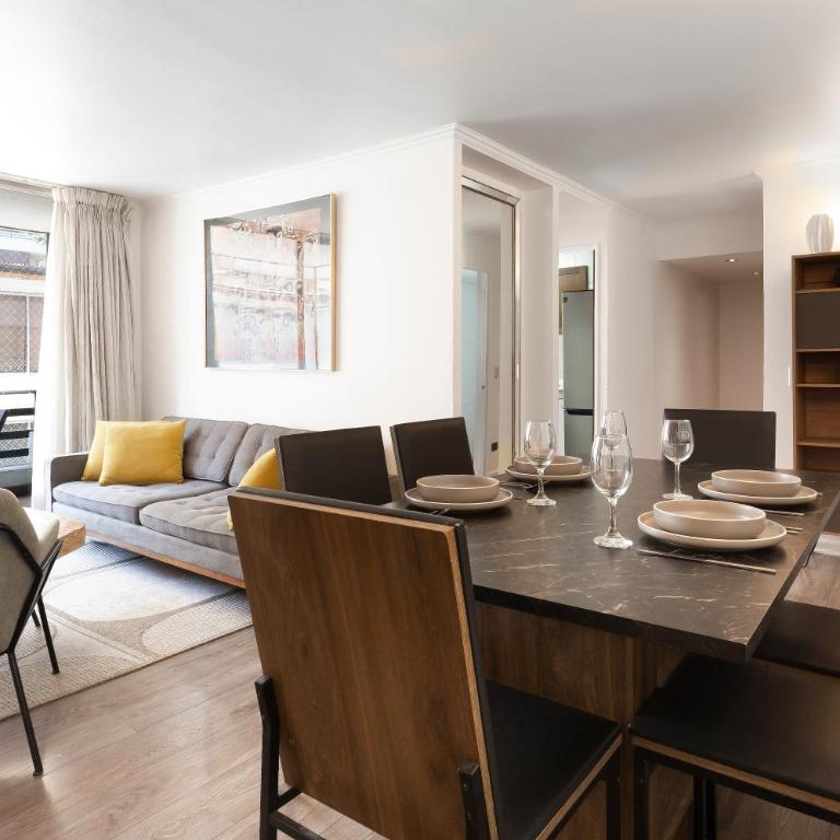 Acogedor departamento en Barrio el Golf con Aire acondicionadoCercano a Costanera Center y MUT - Three-Bedroom Apartment - 12
