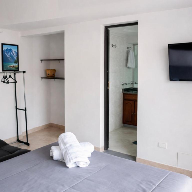 Coliving Compostela - Habitación Doble con balcón - 7