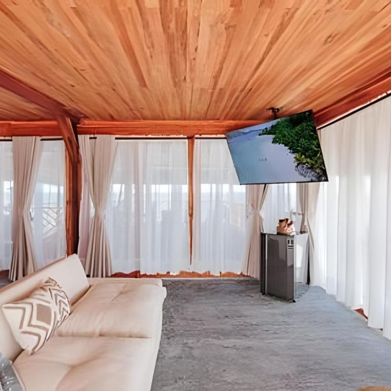 401 Beachfront Hotel Jaguar · Breakfast · Spa · AC - Bungalow - 15