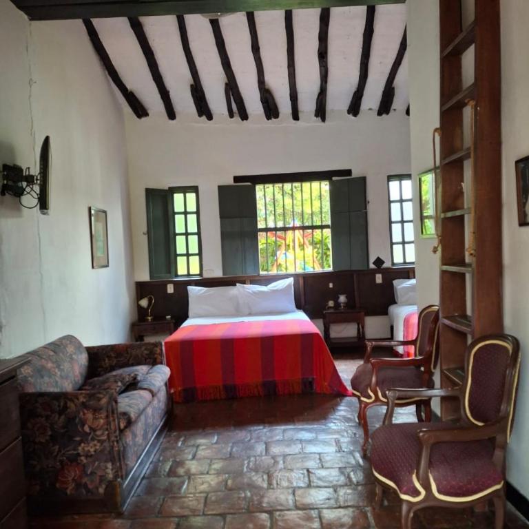 Hotel Mision Santa Barbara - Habitación Clásica - 3