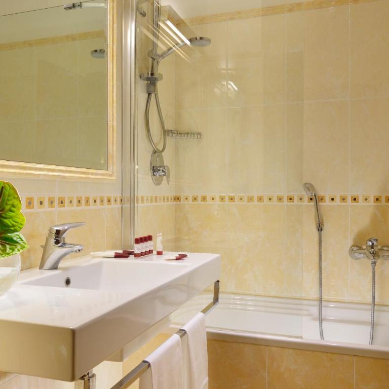 Hotel Principessa Isabella - Camera Matrimoniale/Doppia con Letti Singoli - 7